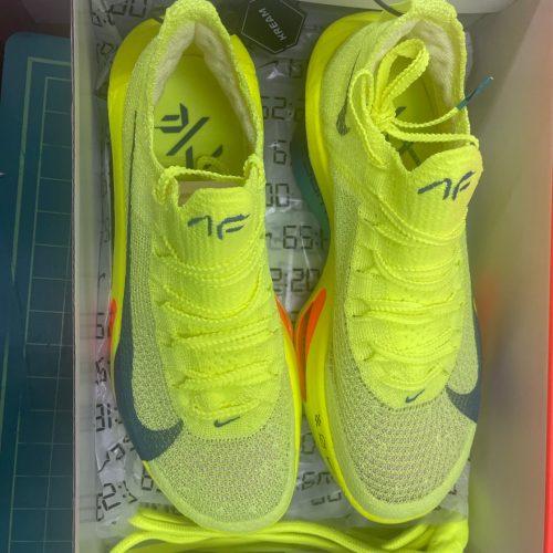 【인기】나이키 에어 줌 알파플라이 넥스트% 3 볼트 FD8311-700 photo review