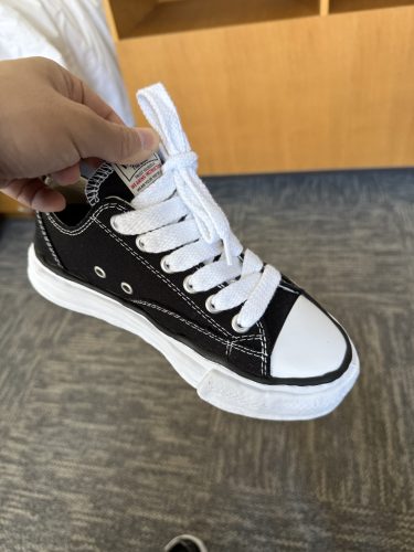 메종 미하라 야스히로 피터슨 OG 솔 캔버스 로우 스니커즈 블랙 A01FW702-BLACK photo review