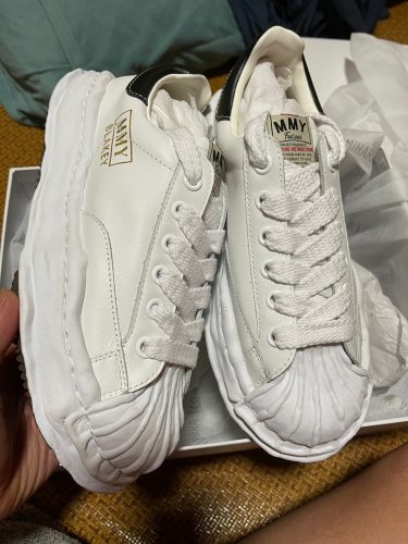 메종 미하라 야스히로 블레이키 OG 솔 레더 로우탑 스니커즈 화이트 A06FW702-WHITE photo review